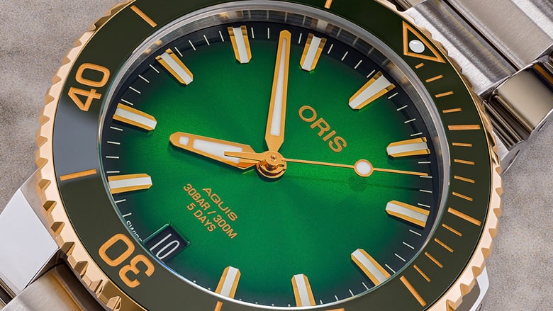 Oris aquis date yellow best sale